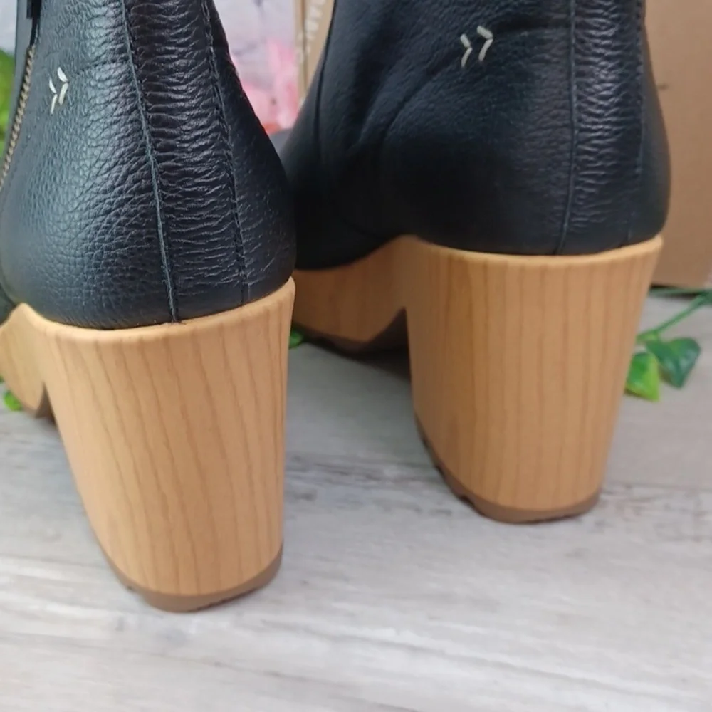 Dr. Scholl's Win Over Zipper Platform Ankle Boots NIB